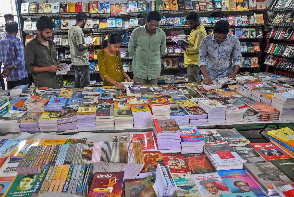 Visalandhra Book Exhibition evokes overwhelming response in Visakhapatnam