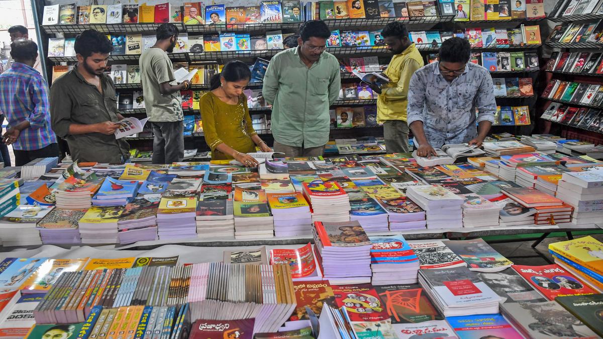 Visalandhra Book Exhibition evokes overwhelming response in