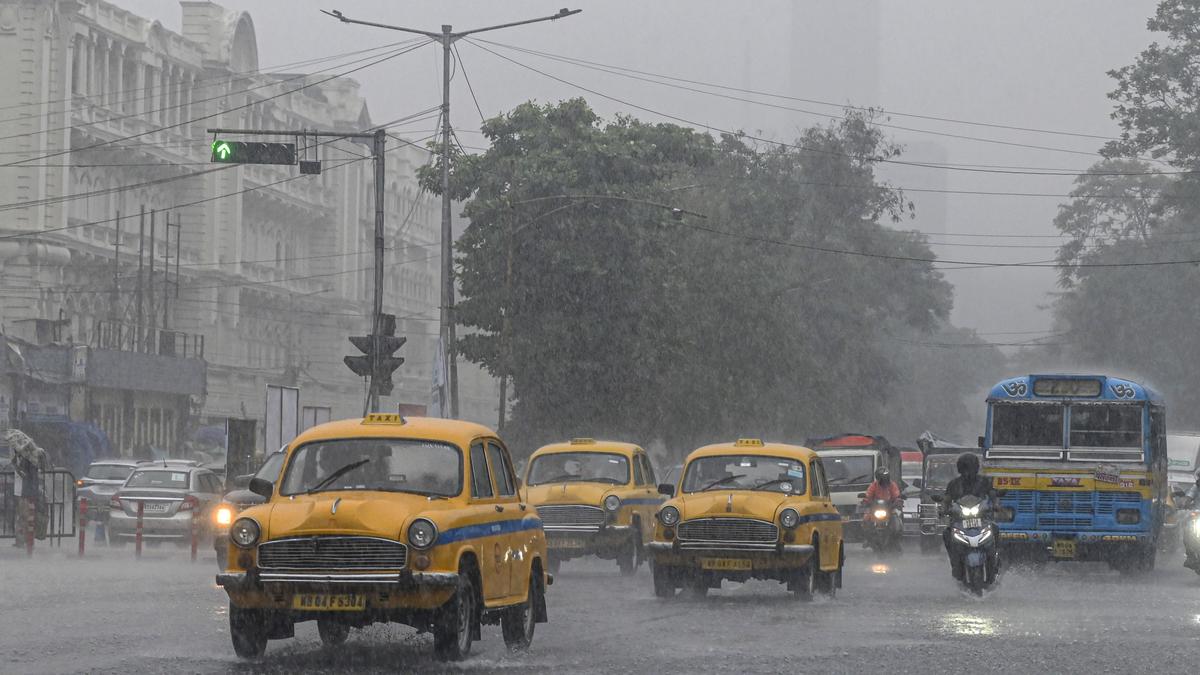 Incessant rain causes waterlogging in Kolkata airport runway, taxiways