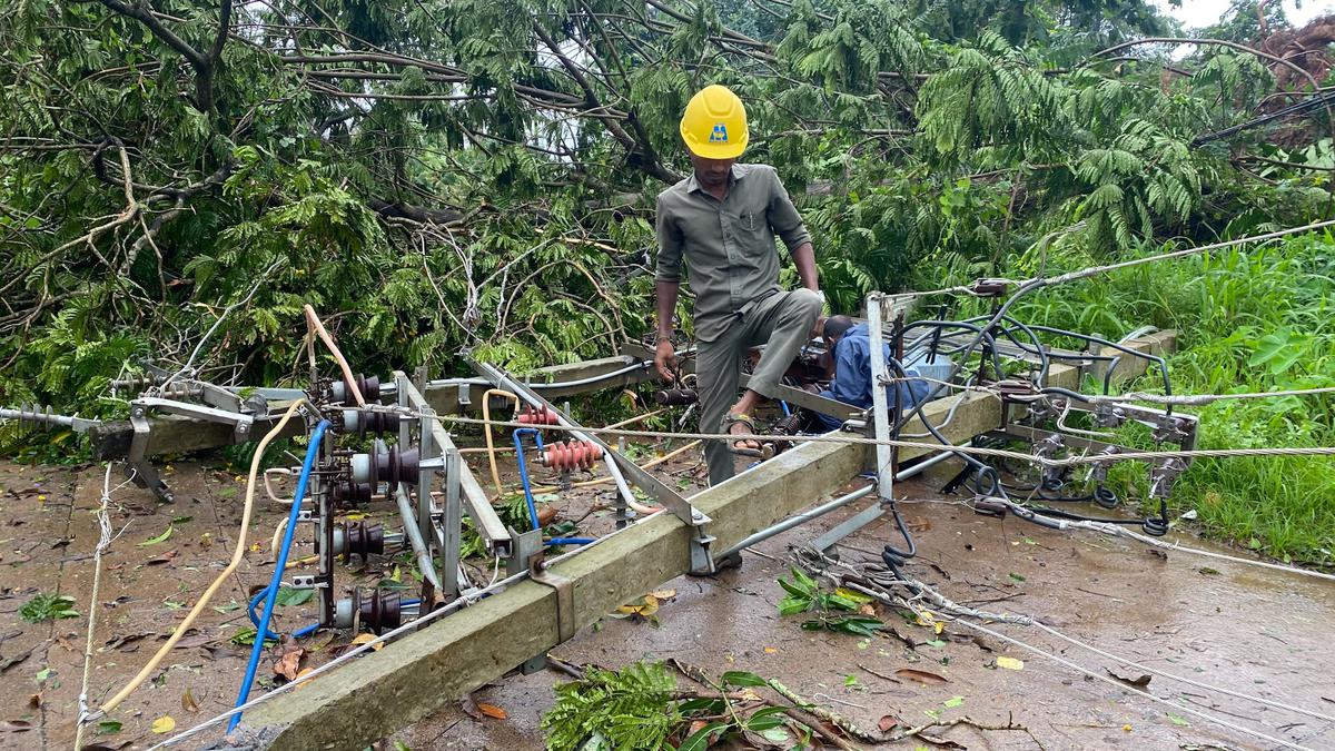 Wind storm damages hoardings, electric poles in Mangaluru