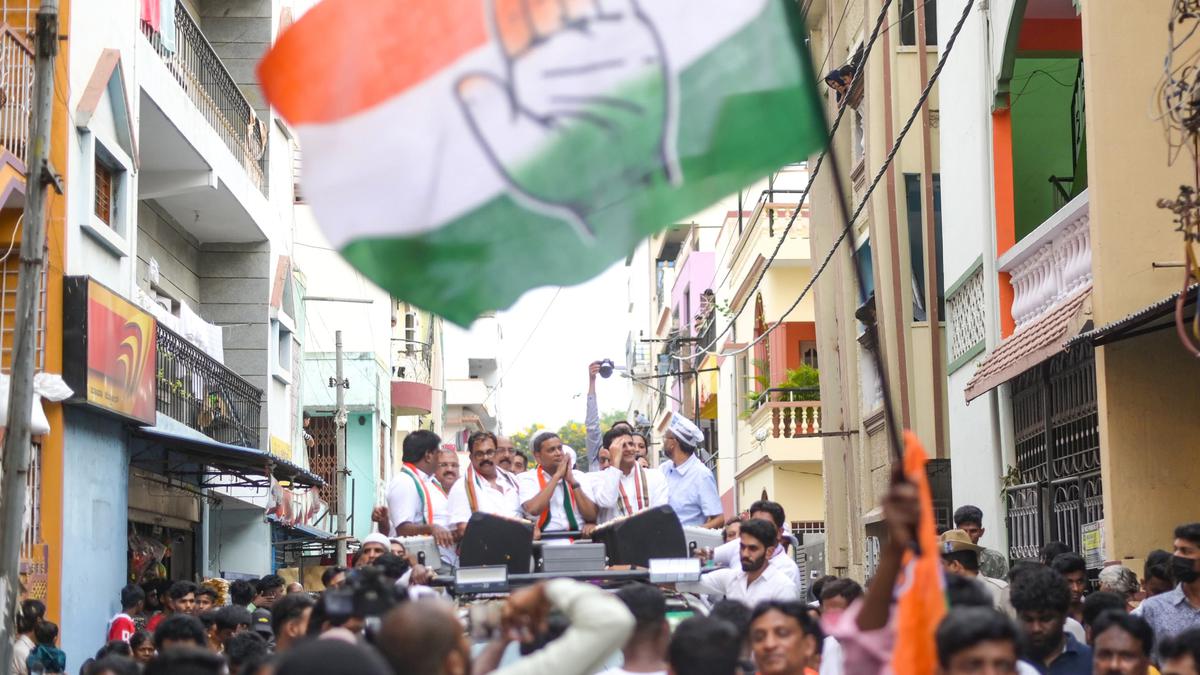 Heat, excitement and garland of apples on Mansoor Ali Khan’s campaign trail