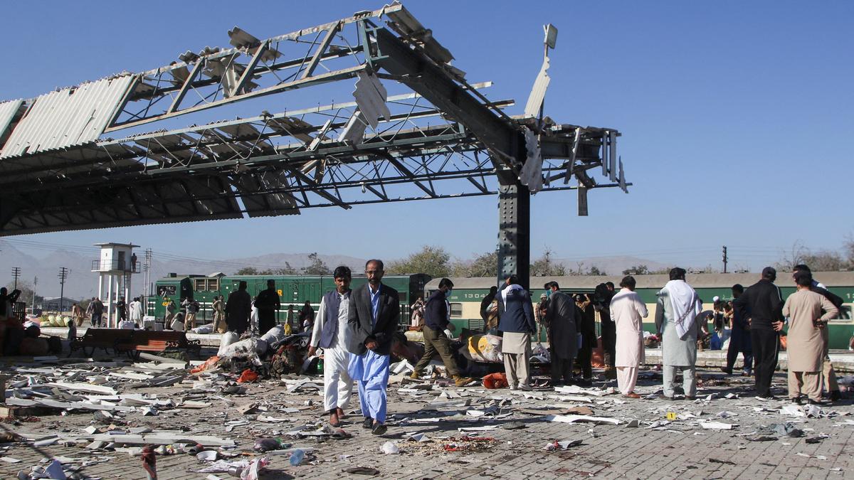 14 soldiers among 26 killed in Pakistan railway station blast