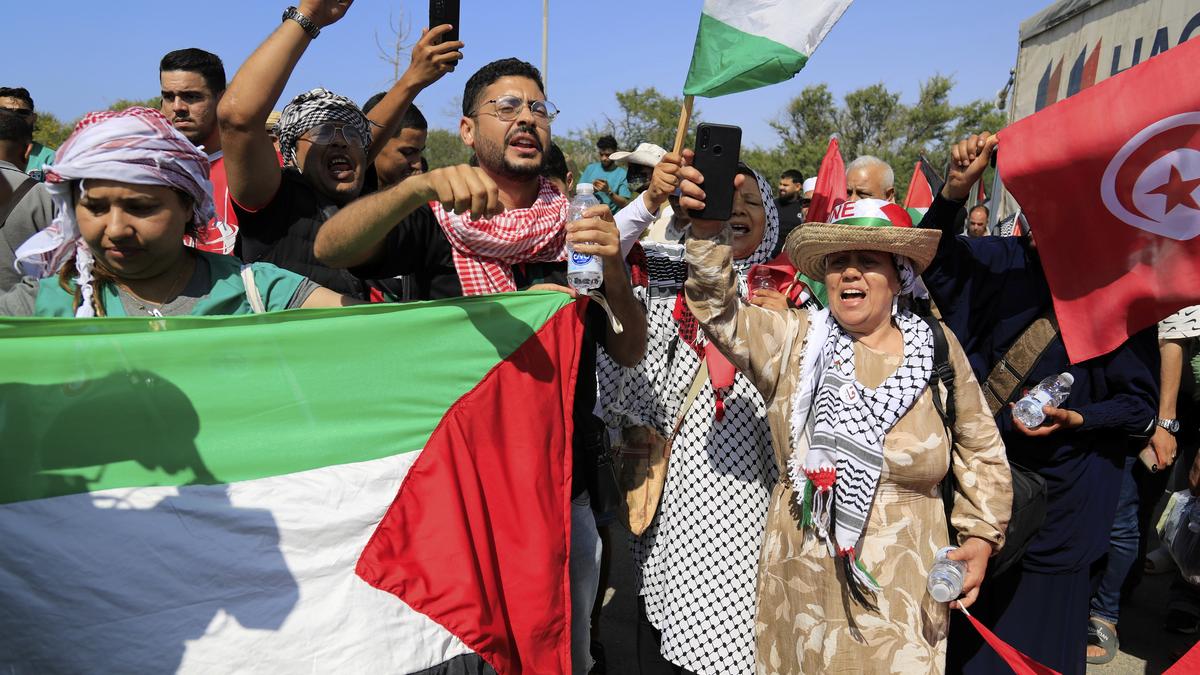https://th-i.thgim.com/public/incoming/psl2fv/article69695708.ece/alternates/LANDSCAPE_1200/Libya_March_Gaza_69317.jpg