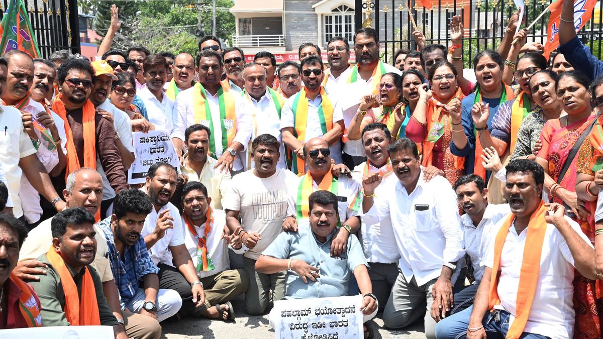 BJP holds protest in Mysuru demanding deportation of Pak. nationals staying illegally in Karnataka