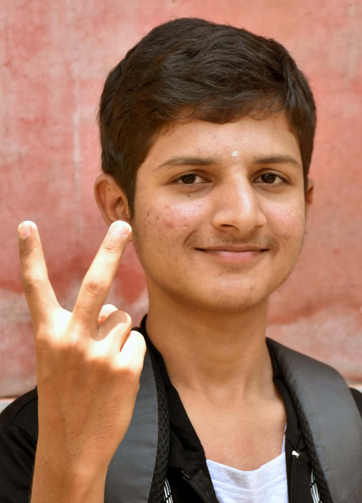 Dhanush S. of Marimallappa’s High School in Mysuru is among the toppers in the Karnataka SSLC examination, the results of which were announced on May 2, 2025.