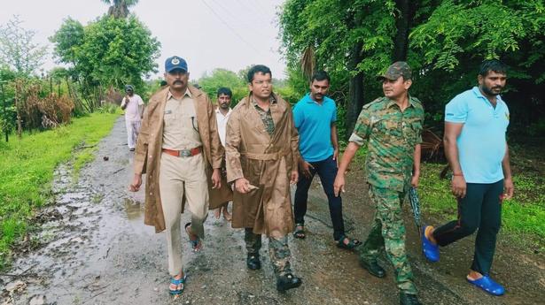 Godavari flows above danger mark at Bhadrachalam