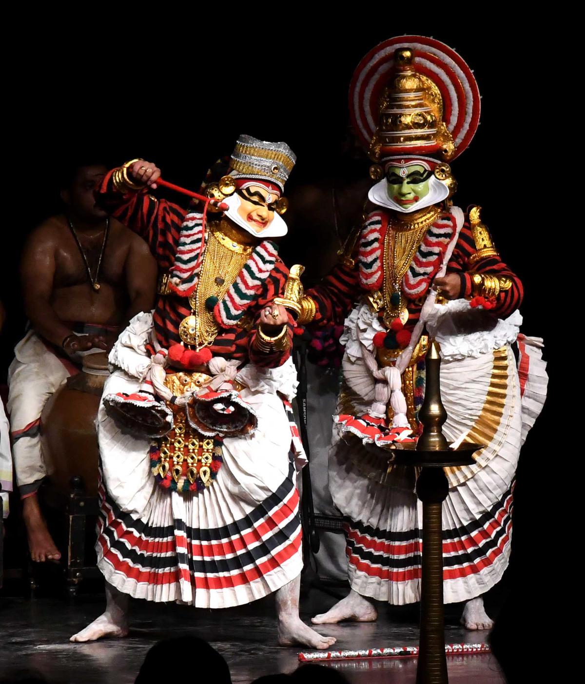 A Koodiyattam performance, from 'Abhigyana Shakuntalam', held at Kalakshetra, as part of the Silver Jubilee celebrations of Prakriti Foundation. 