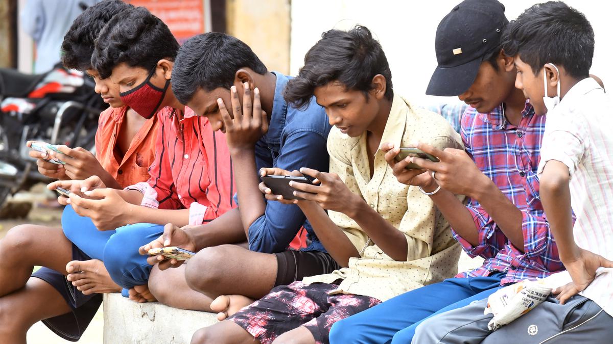 Over 50% Indians are active internet users now; base to reach 900 million by 2025: report