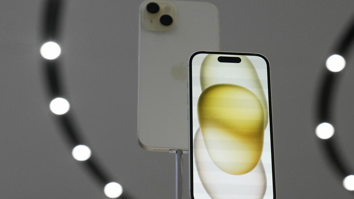 China iPhone sales strong, Apple tells investors as Huawei threat looms