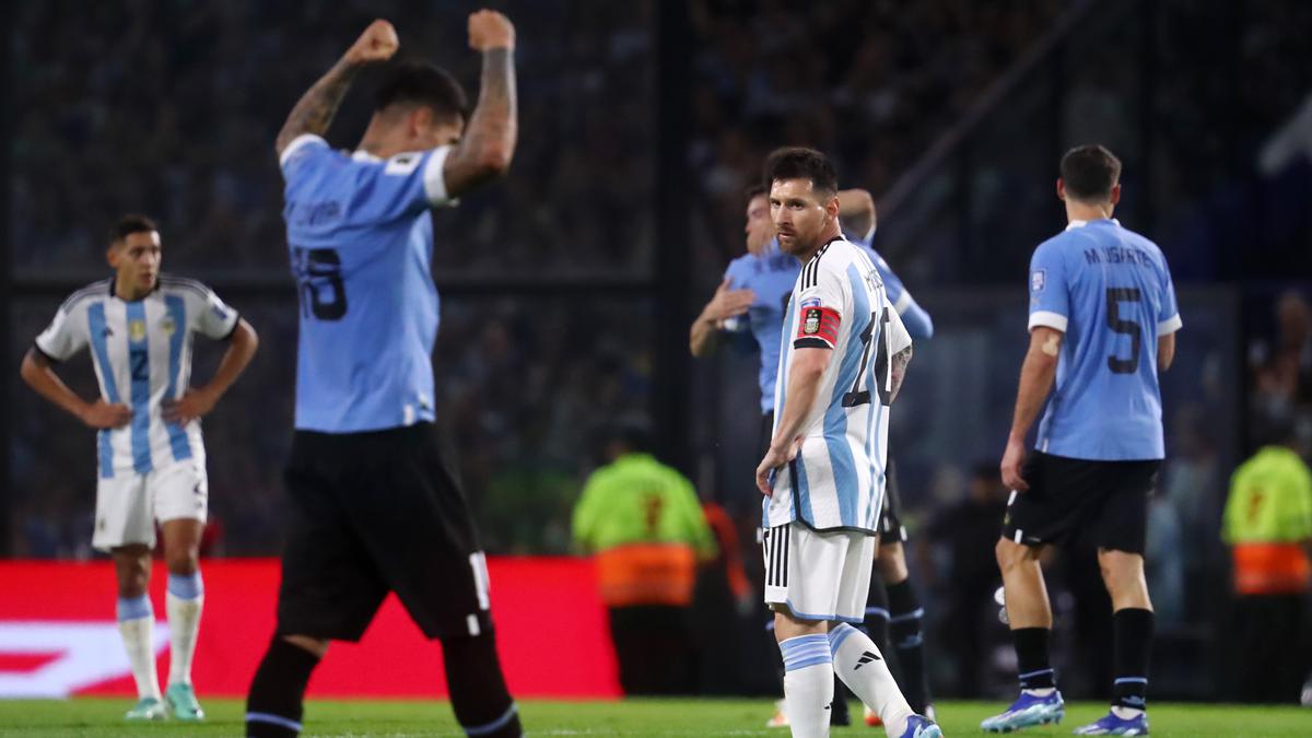 Messi's Argentina loses 1st match since World Cup title, falling to Uruguay; Colombia beats Brazil