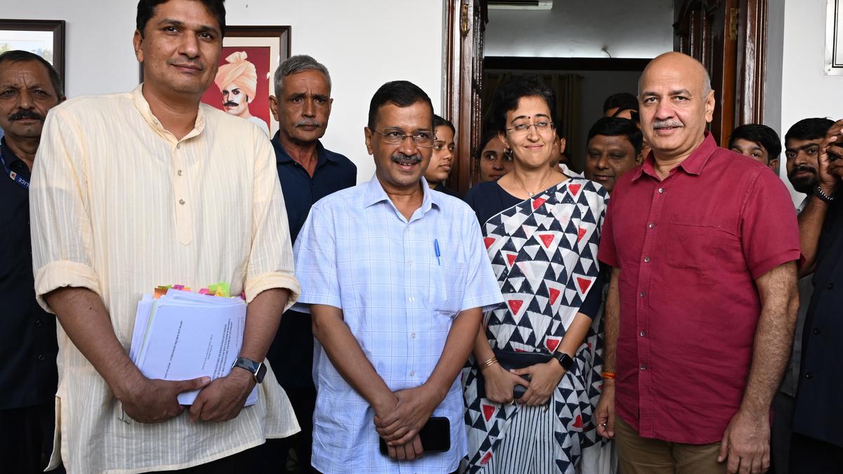 AAP backs BJP, passes resolution in Assembly to regularise bus marshals