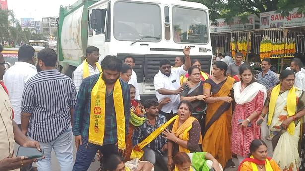 Andhra Pradesh: Tension mounts during TDP’s protest against Gorantla Madhav