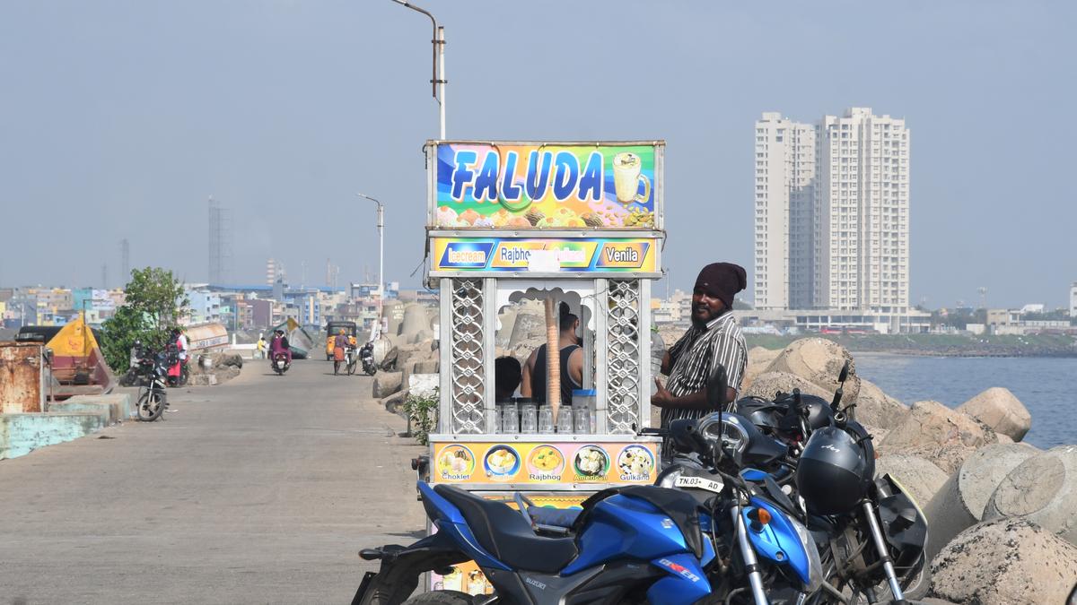 Calm and cool Nagoorar Thottam Kadarkarai continues to be a big draw