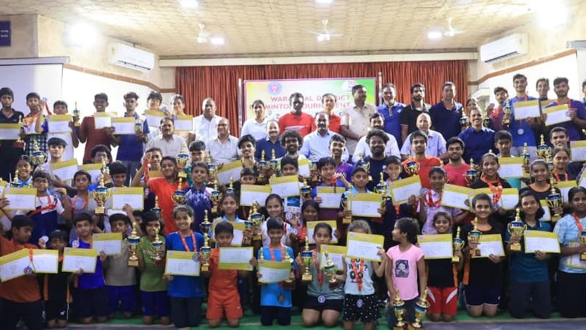 Around 300 players take part in Warangal badminton tournament