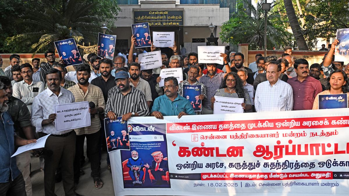 Journalists stage protest condemning the blocking of Vikatan Plus digital magazine