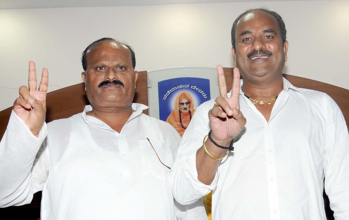 Subash Gireppa Dhavaleshwar was elected Vice-President and Ramesh V. Katti as President of the Belagavi District Central Co-operative Bank for five years in the election held in 2021. However, Ramesh Katti resigned in 2024.  