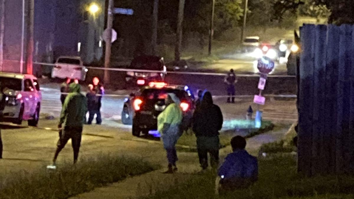Shooting at Kansas City bar kills three, injures two
