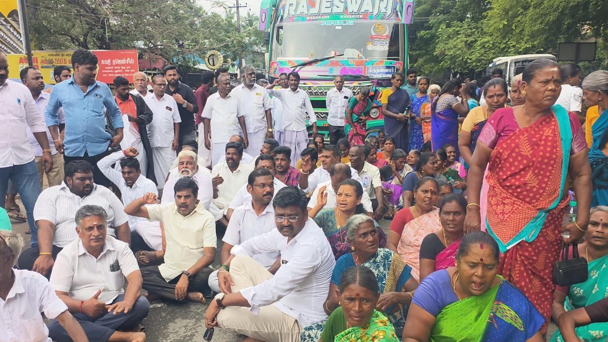 Congress stages protest in Karaikal over non-payment of 100-day work wages