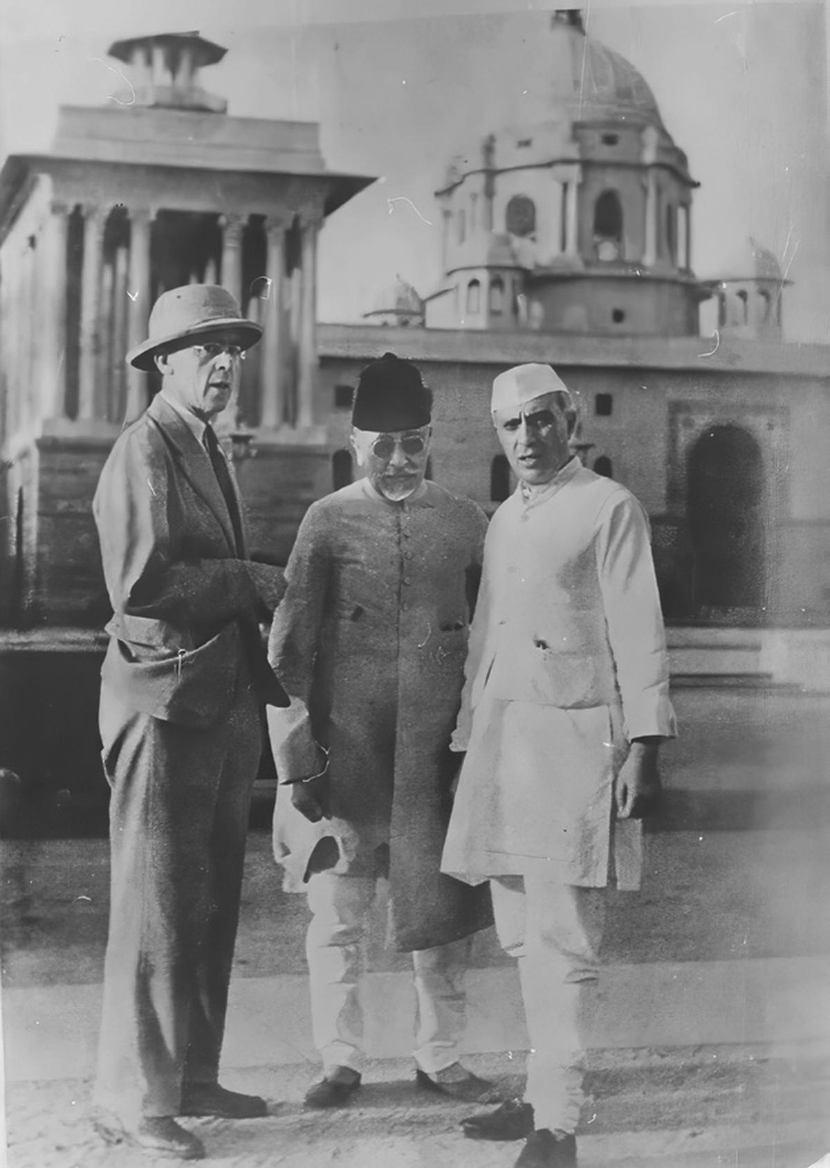 Nehru and Azad were deputed by the Congress to meet with Stafford Cripps and discuss his devolution proposals. 