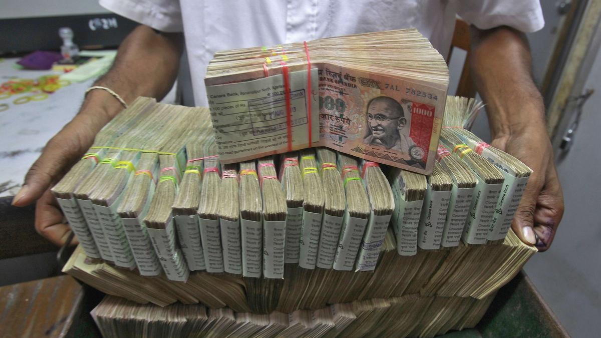 Rupee falls for sixth straight session, ends 3 paise lower against U.S. dollar
