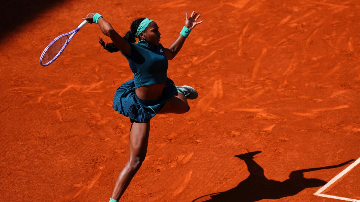 Madrid Open: Coco Gauff overcomes vomiting on court to beat Sorana Cirstea