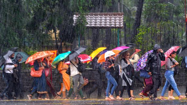 Incessant rains in Mumbai; flooding in low-lying areas; road traffic hit