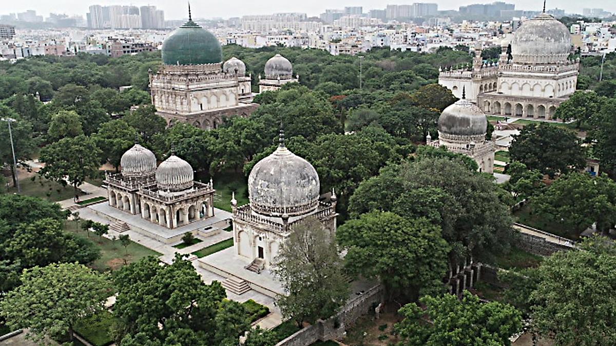 Talk explores Deccan history, identity and culture of coexistence