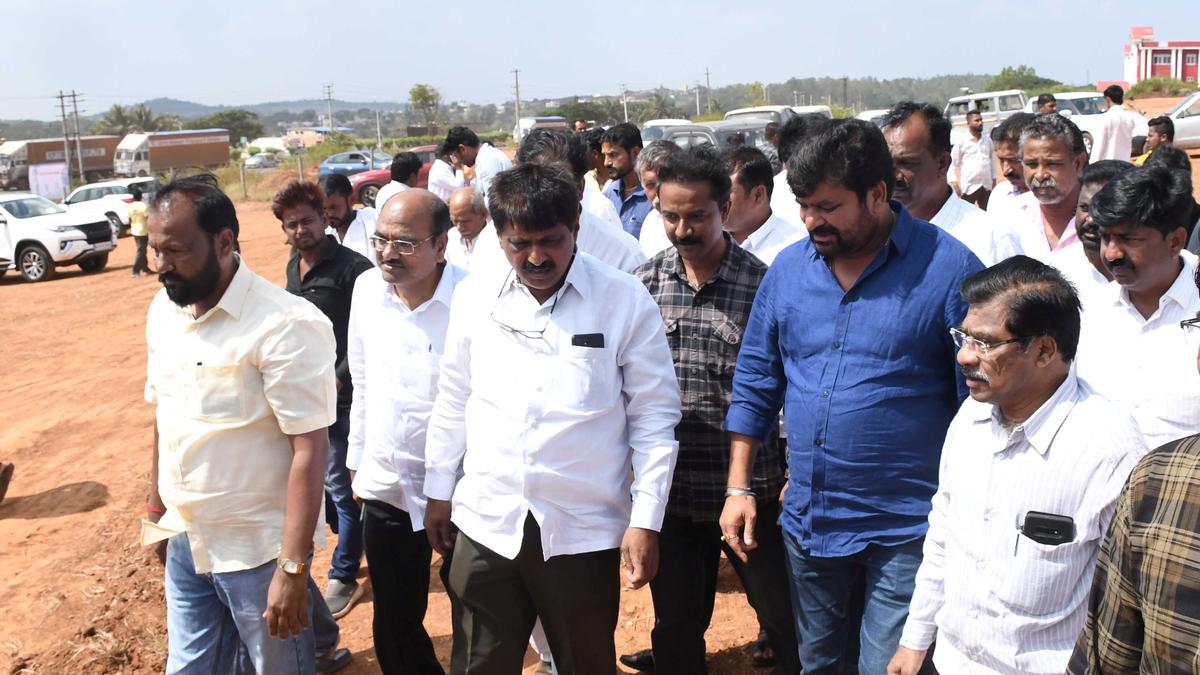 Vinayotsava' likely to kick-start Congress campaign from Kittur - The Hindu