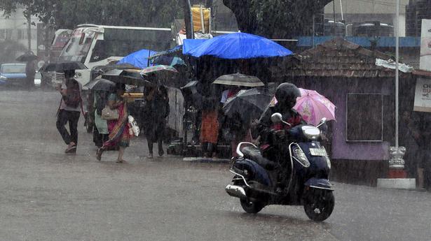 Heavy rains in Dakshina Kannada and Udupi districts; holiday for schools and colleges