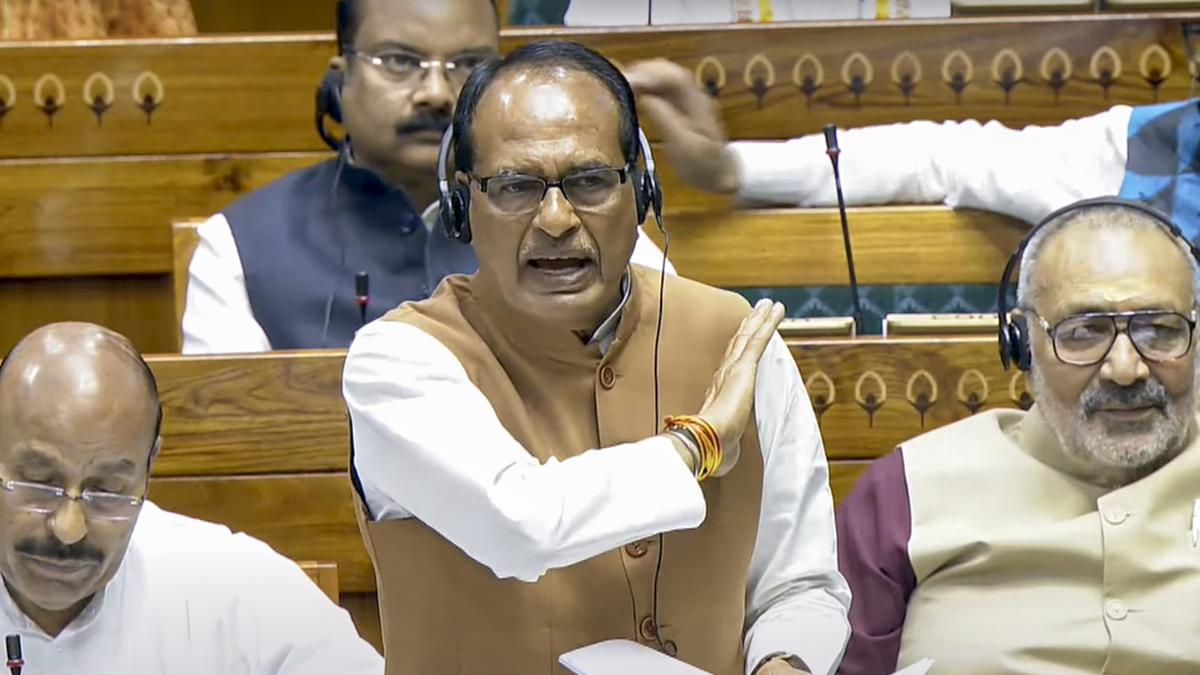 Centre with farmers without any discrimination: Agriculture Minister Chouhan