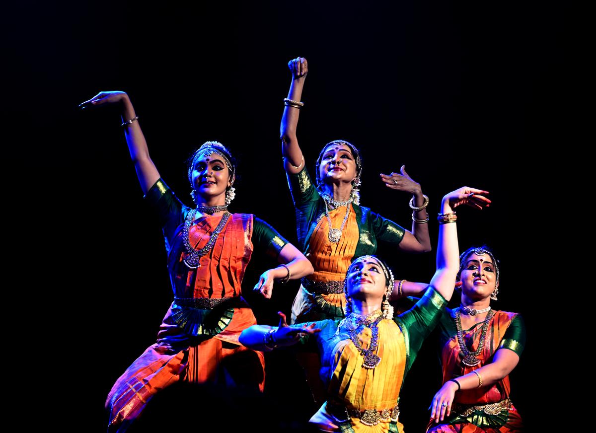 'वागगेयाकरा भारथम' से 'वागगेयाकरा भारथम' से
