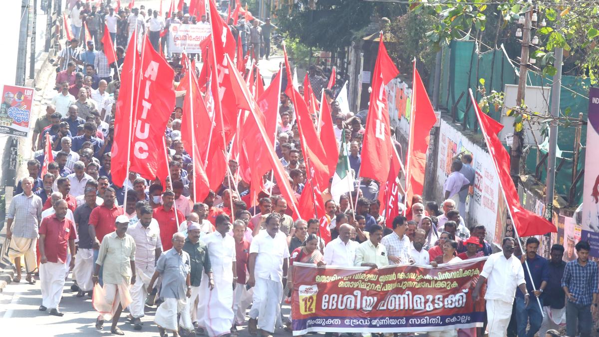 General strike paralyses life in Kollam