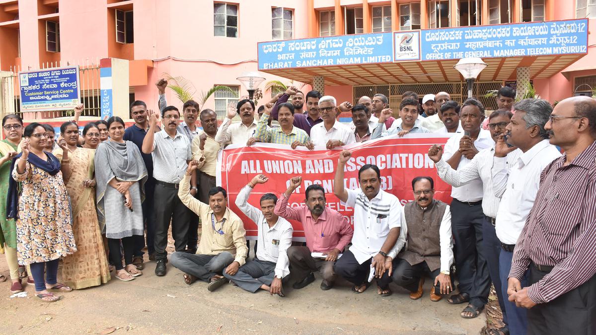 BSNL staff in Mysuru oppose govt. move to take over its training centre - The Hindu