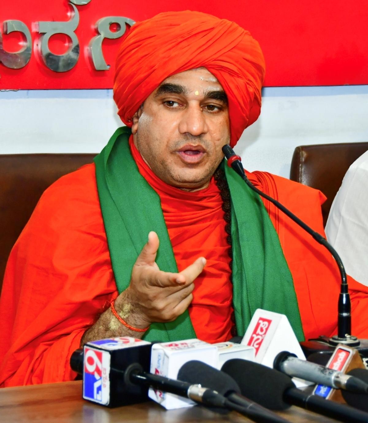Sri Basava Jaymrutyunjaya Swamy of Kudala Sangama Panchamasali Peeth had no idea who installed the gates, or why.