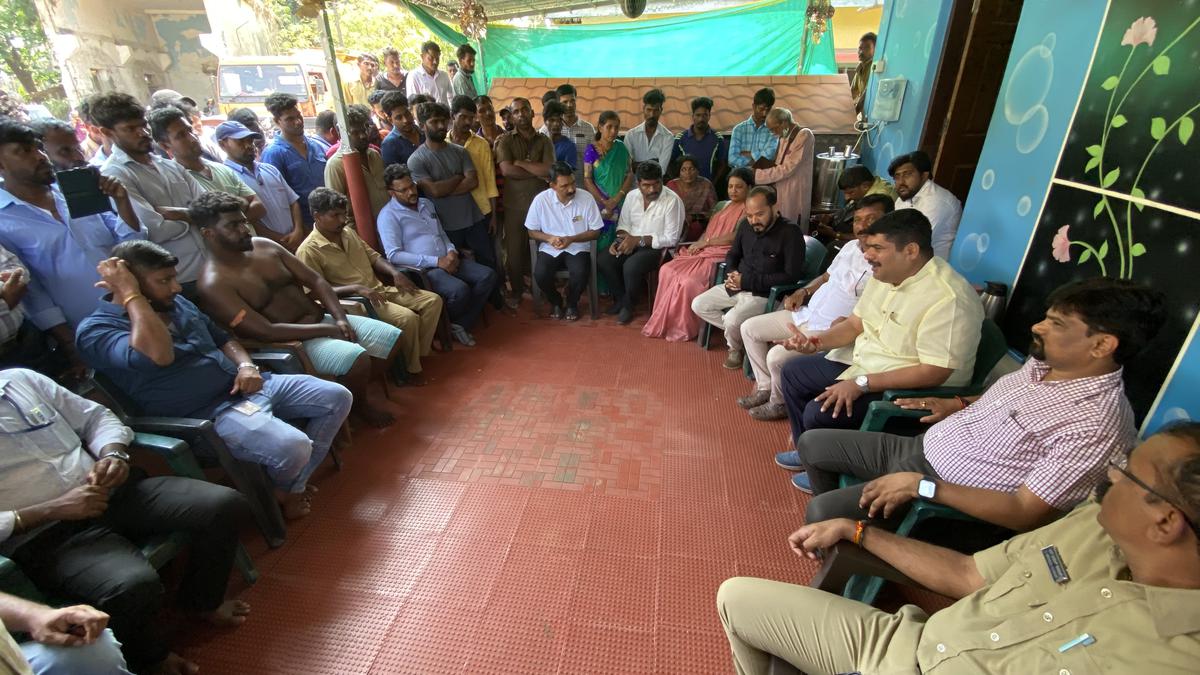 Mangaluru City South MLA D. Vedavyas Kamath and Mangaluru Mayor Jayanand Anchan in a meeting with the sanitation workers at the sewage treatment plant in Alake, Mangaluru on March 17, 2023. 
