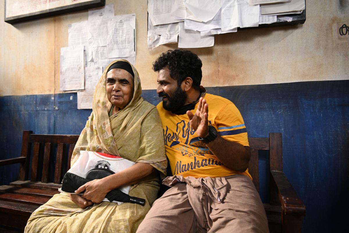Director Tharun Moorthy with actor Devi Varma on the sets of Saudi Vellakka