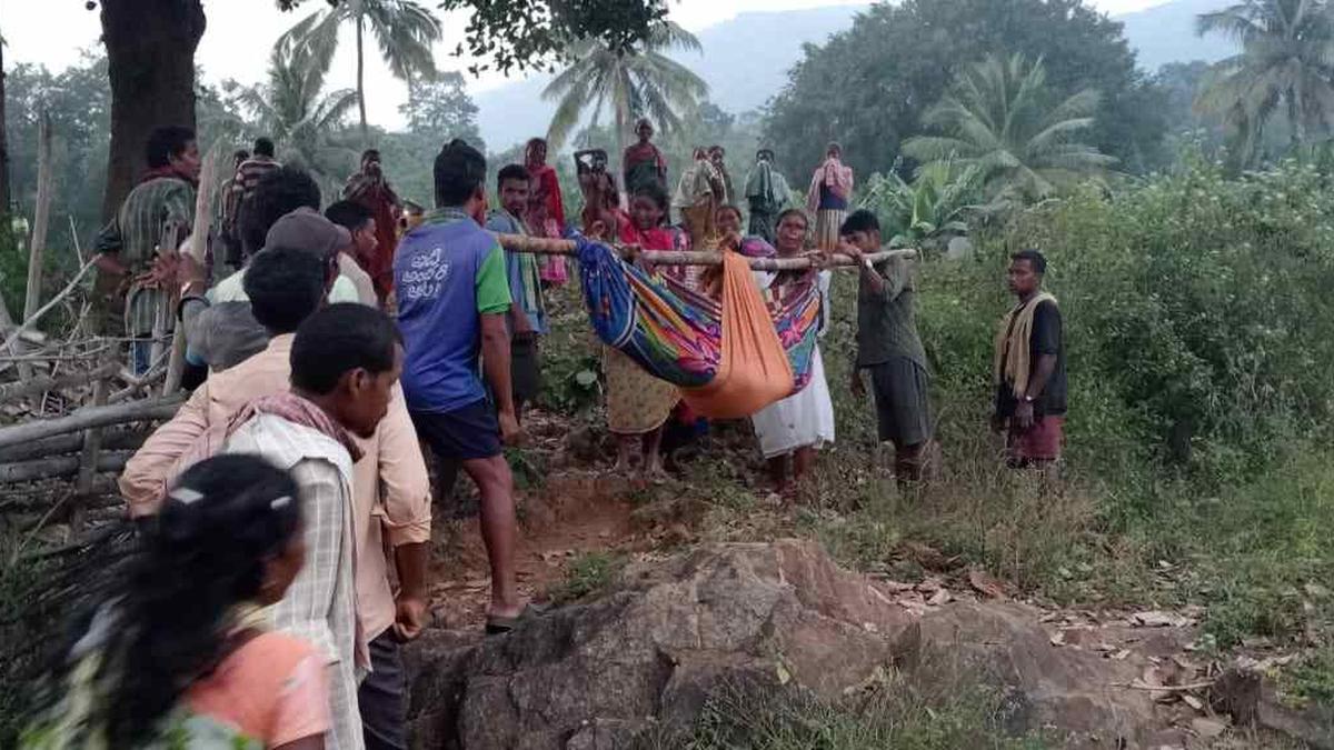 Tribals forced to carry body in ‘doli’ up the hill due to absence of road