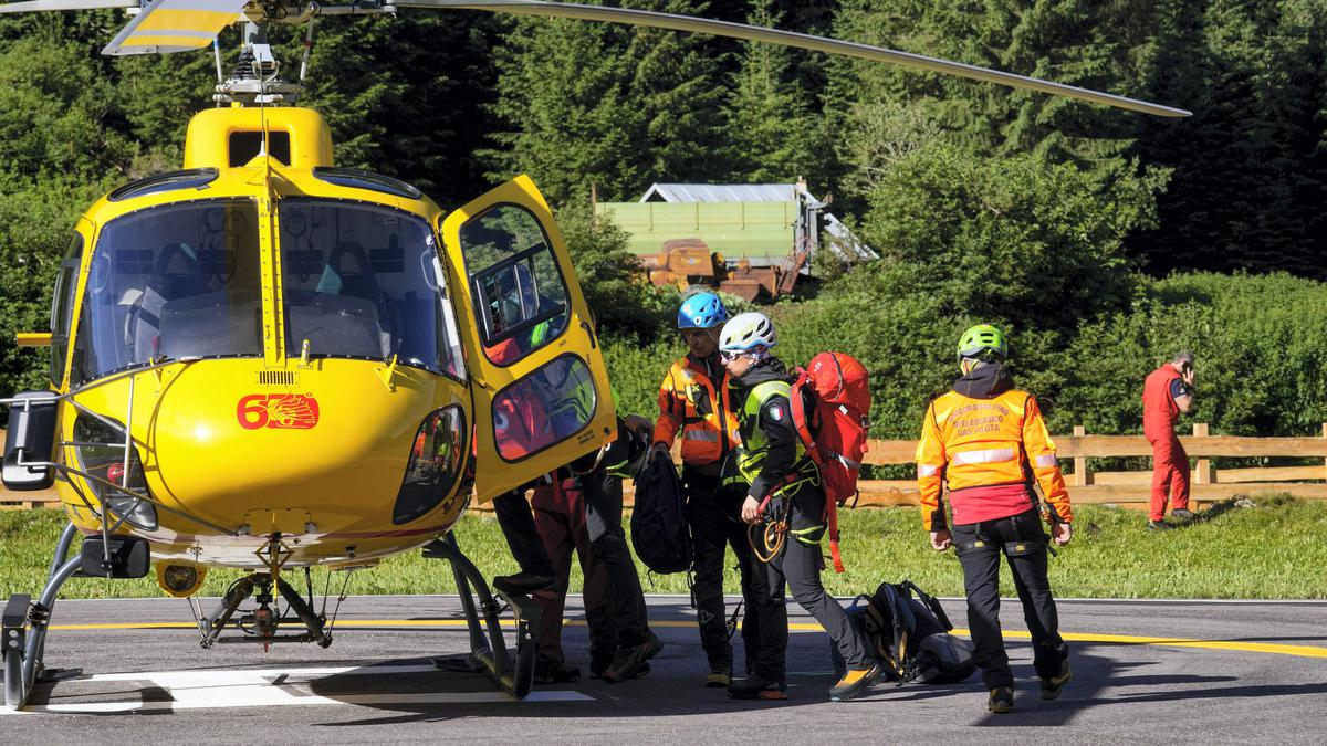 Drone search resumes on Italian glacier after avalanche