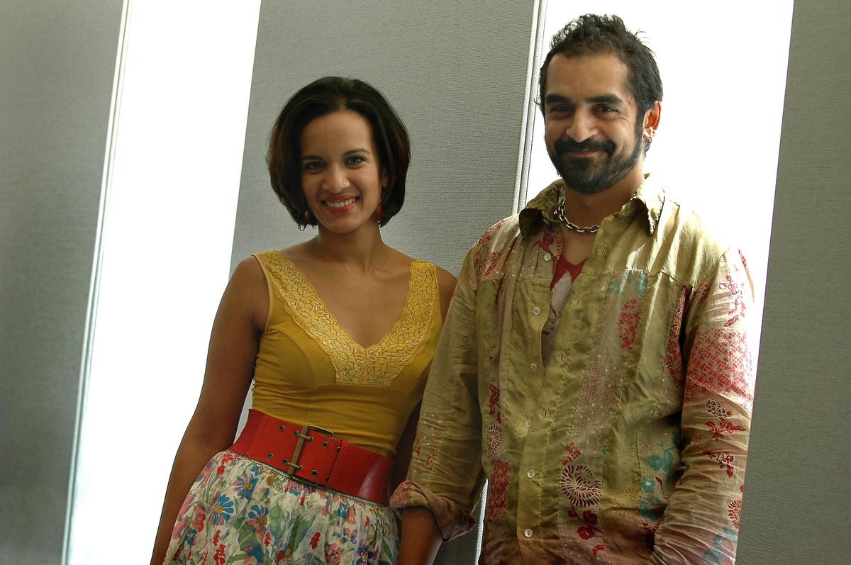 NEWYORK, 24/08/2007: Sitarist Anoushka Shankar and Musician Karsh Kale, at a press conference in New York on August 24, 2007 as part of her latest music album release “Breathing under Water”, on August 28th in Manhattan, New York. Photo: Shaju John NEWYORK, 24/08/2007: Sitarist Anoushka Shankar and Musician Karsh Kale, at a press conference in New York on August 24, 2007 as part of her latest music album release “Breathing under Water”, on August 28th in Manhattan, New York. Photo: Shaju John