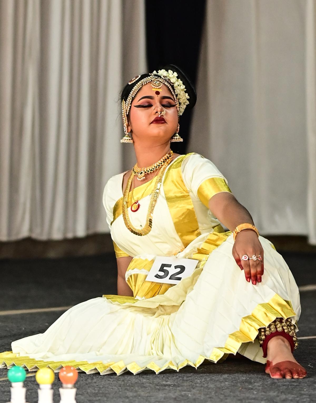 Akhila Vinod from PHSS Perinthalmanna, performing Mohiniyattam in (high school category).