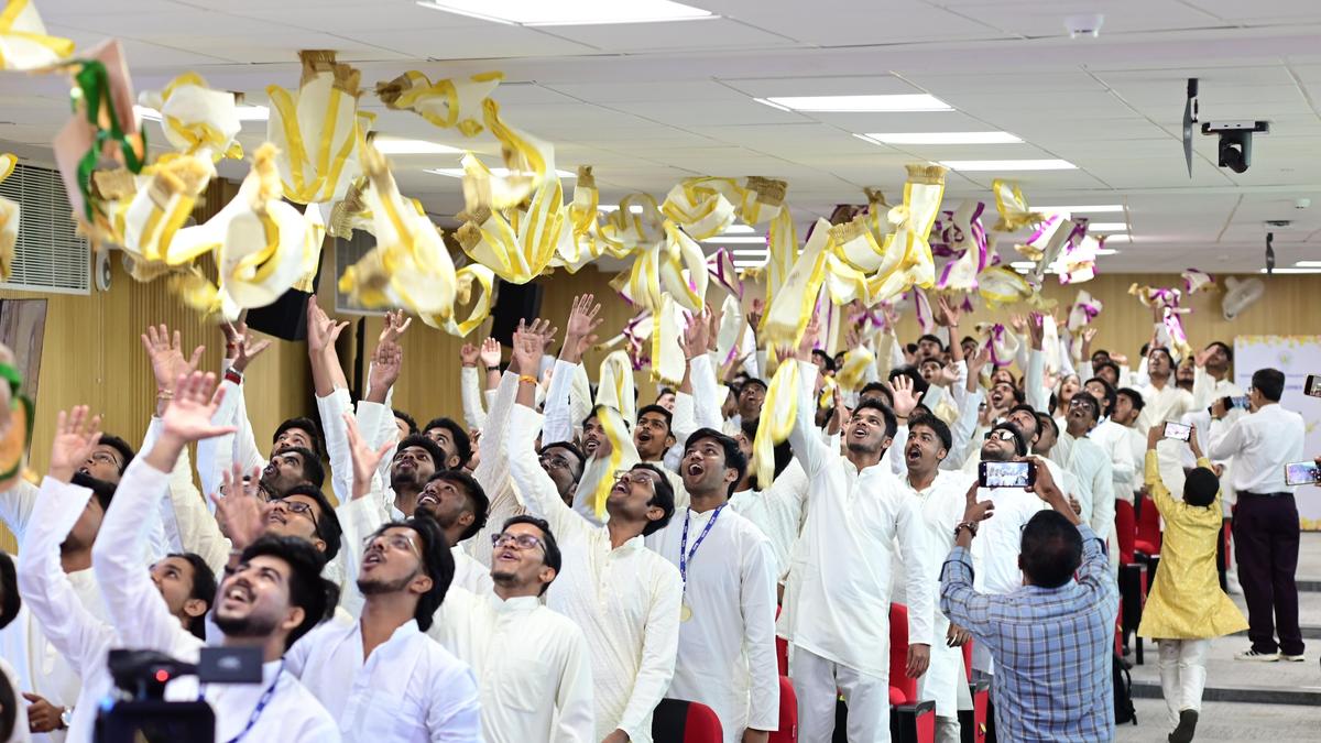 NITI Aayog member calls for innovation in energy sector at IIPE convocation