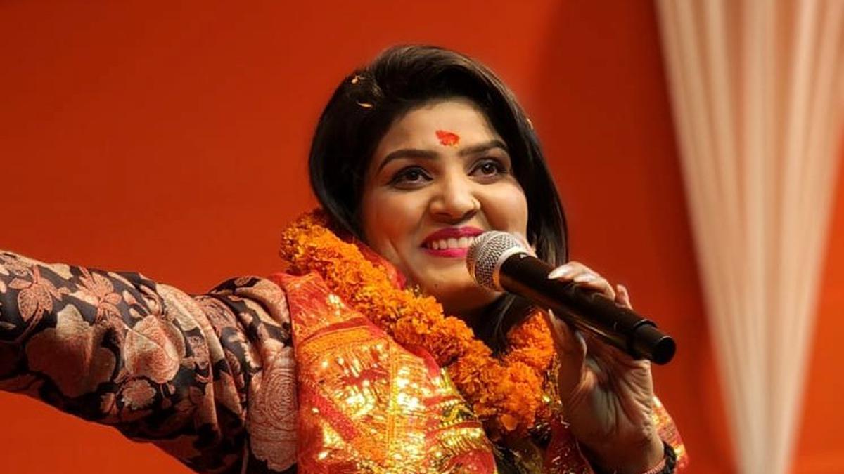 Bhojpuri singer Nisha Upadhyay shot at in celebratory firing during her show in Saran