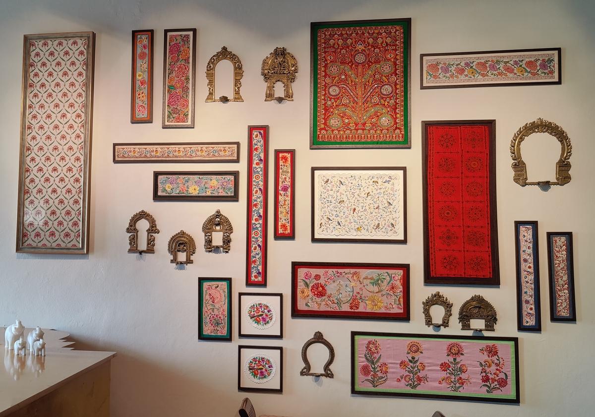 Snapshots of embroidery techniques from varied craft clusters