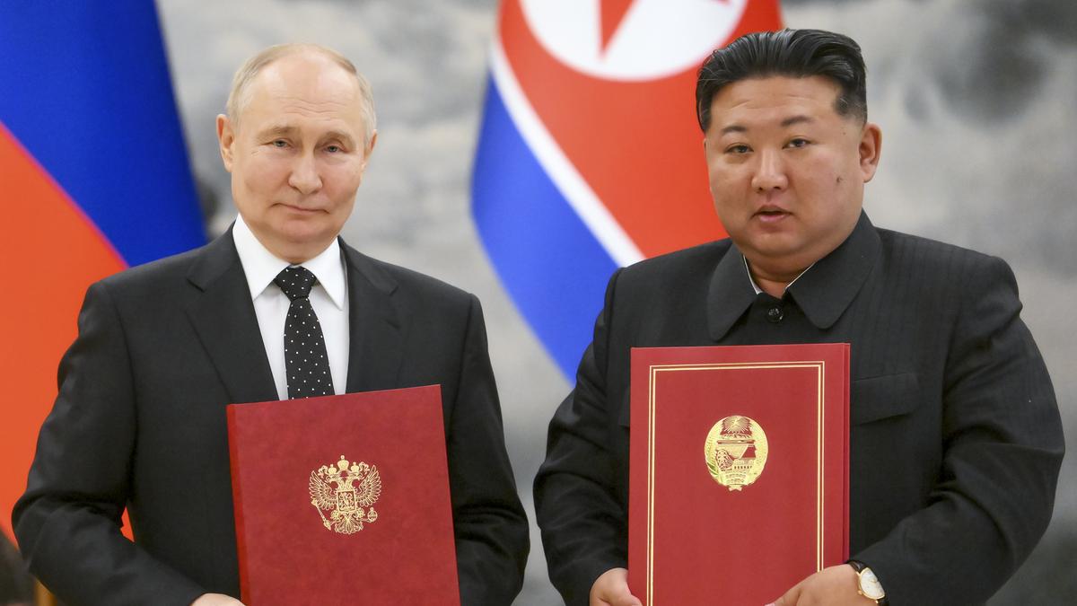 https://th-i.thgim.com/public/incoming/q8v8jd/article69659266.ece/alternates/LANDSCAPE_1200/North_Korea_Russia_82699.jpg