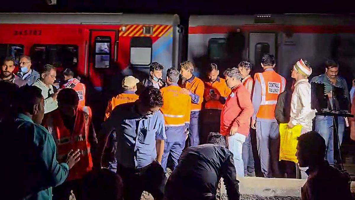 Jalgaon Pushpak Express accident LIVE: At least 13 killed, many injured; probe underway