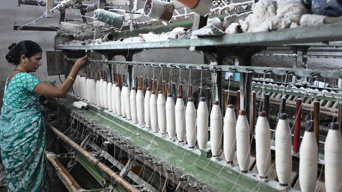 After Sonia Gandhi’s article in The Hindu , Textile Ministry says Centre implementing several schemes for handloom sector