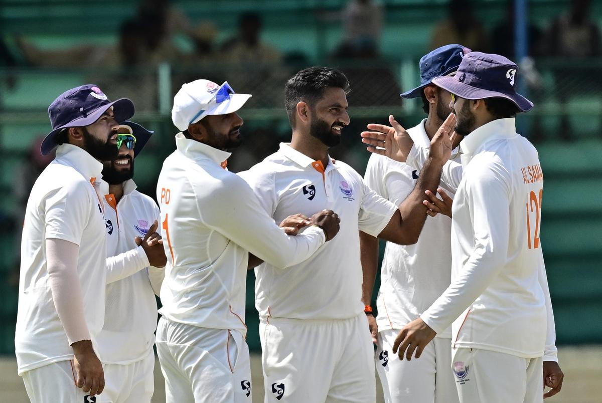 Five-star Nabi helps J & K secure a massive lead