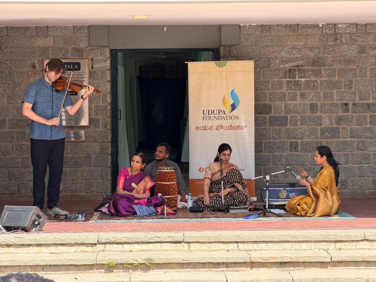 A concert at Karunashraya Hospice Trust.