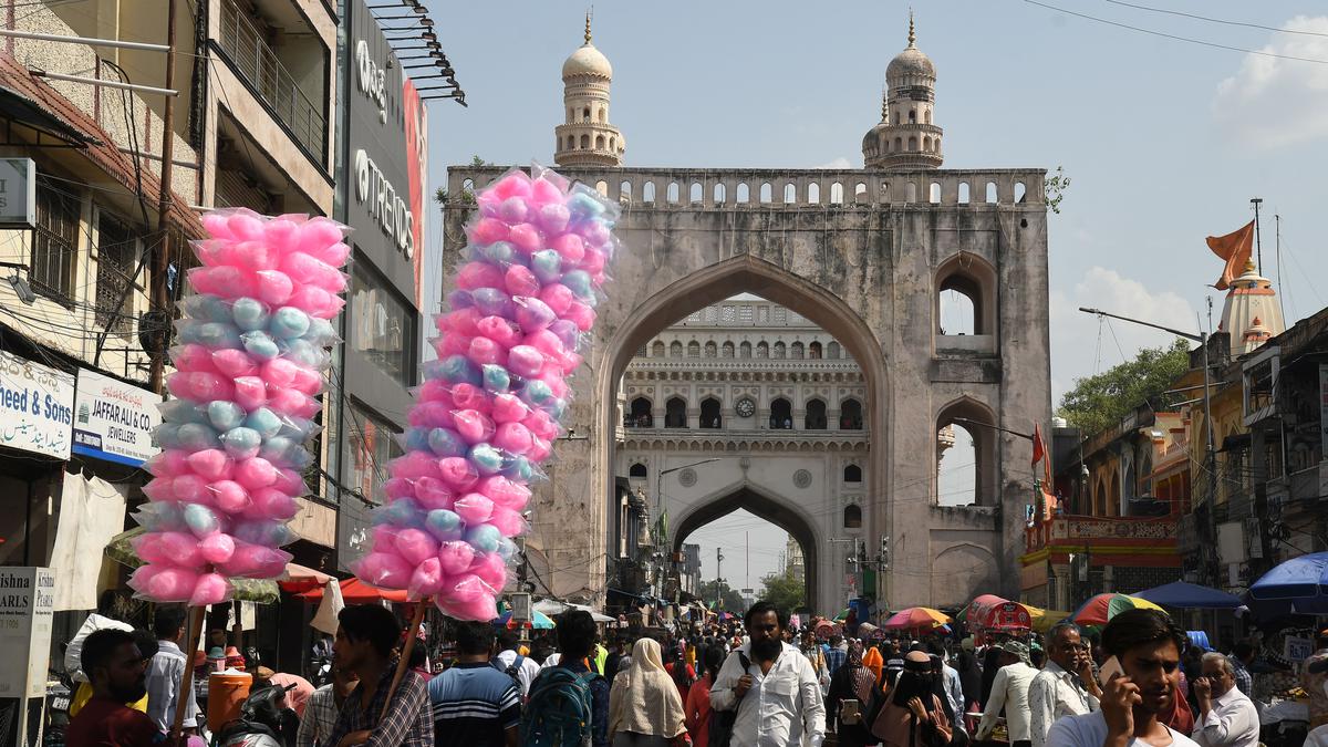 Telangana Food Safety officials detect cotton candy laced with carcinogen at Medaram Jatara