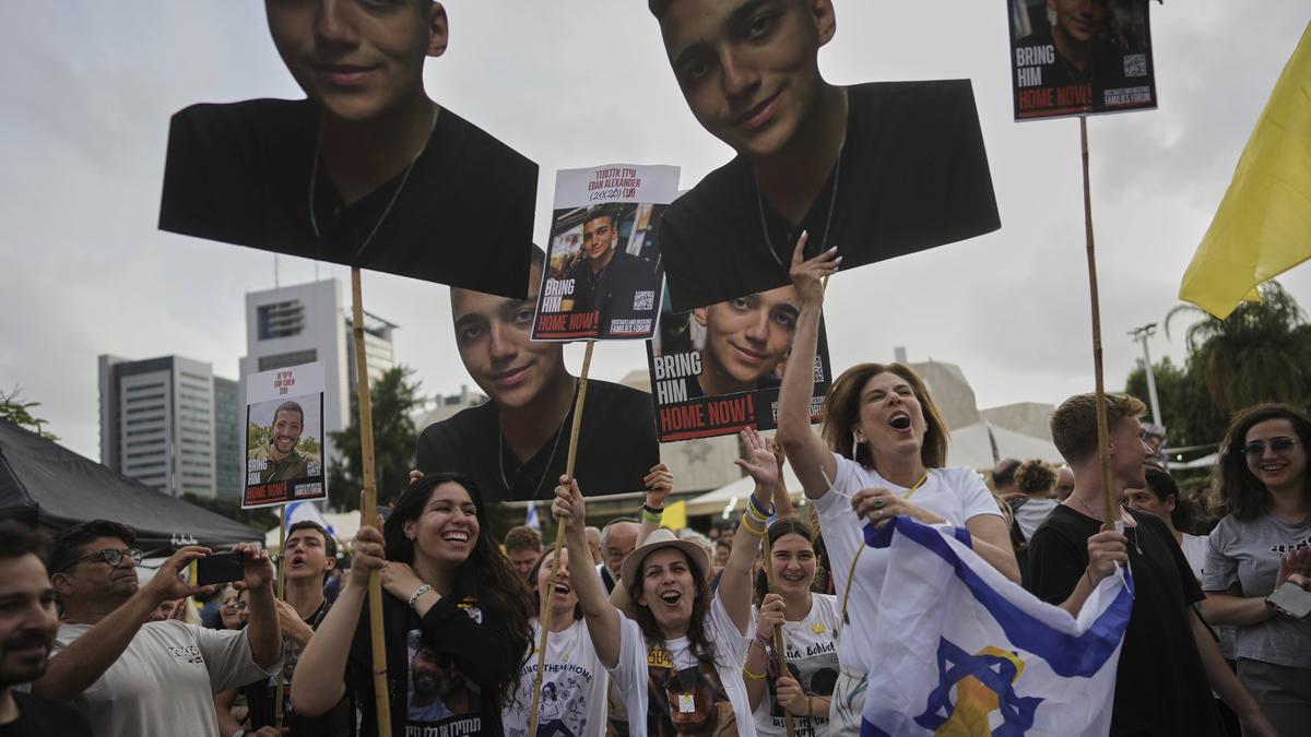 https://th-i.thgim.com/public/incoming/qaf4jg/article69568931.ece/alternates/LANDSCAPE_1200/APTOPIX_Israel_Palestinians_US_18243.jpg